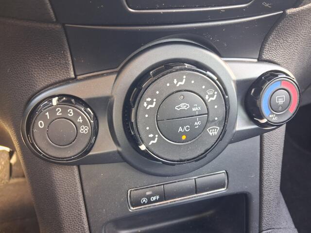 Ford FIESTA 1.0 Style | Nieuw Binnen! | Trekhaak | Airco | Cruise