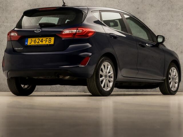 Ford FIESTA 1.0 EcoBoost Titanium Sport (APPLE CARPLAY, GROOT NAVI, CLIMATE, ADAPTIVE CRUISE, CAMERA, SPORTSTOELEN, LED KOPLAMPEN, LM VELGEN, LANE ASSIST, NIEUWSTAAT)