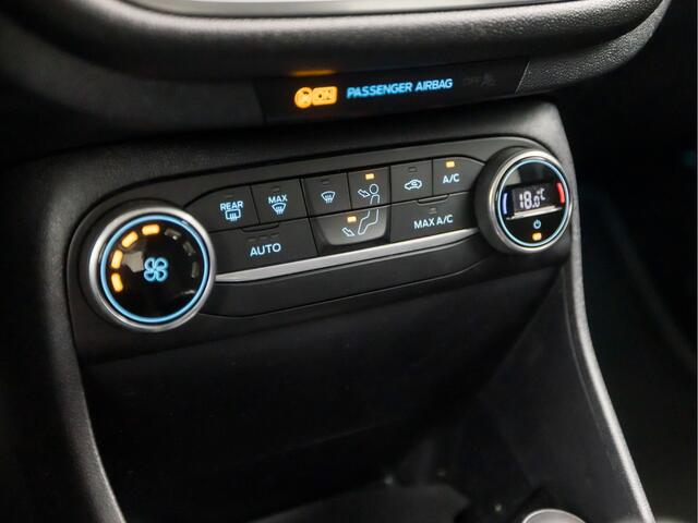 Ford FIESTA 1.0 EcoBoost Titanium Sport (APPLE CARPLAY, GROOT NAVI, CLIMATE, ADAPTIVE CRUISE, CAMERA, SPORTSTOELEN, LED KOPLAMPEN, LM VELGEN, LANE ASSIST, NIEUWSTAAT)