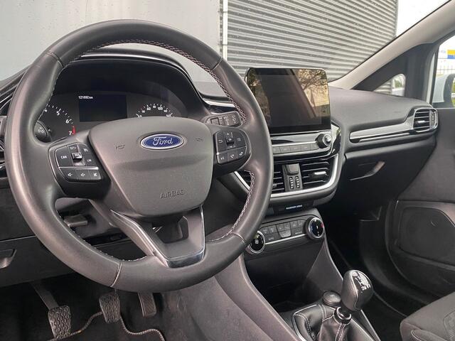 Ford FIESTA BWJ 2023 | 1.0T Hybrid 126PK Titanium | CLIMA | CARPLAY | CRUISE | NAVI | PRIVACY GLASS |