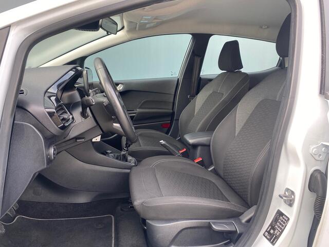 Ford FIESTA BWJ 2023 | 1.0T Hybrid 126PK Titanium | CLIMA | CARPLAY | CRUISE | NAVI | PRIVACY GLASS |