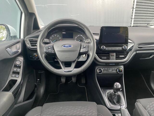 Ford FIESTA BWJ 2023 | 1.0T Hybrid 126PK Titanium | CLIMA | CARPLAY | CRUISE | NAVI | PRIVACY GLASS |