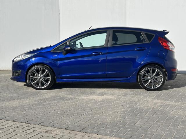 Ford FIESTA 1.0 EcoBoost ST Line / Automatische Airco / Navigatie / Parkeersensoren / Lichtmetalen velgen / Cruise Control / Verwarmbare voorruit