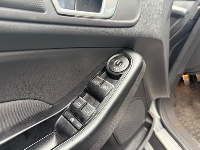 Ford FIESTA 1.0 EcoB. 100pk ST-Line,Stoelverw,Camera,Clima,Cruise,Navi,PDC