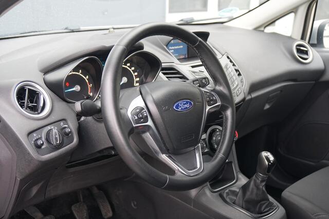 Ford FIESTA 1.0 Style Ultimate + DEALER ONDERHOUDEN / SENSOREN / NAVIGATIE