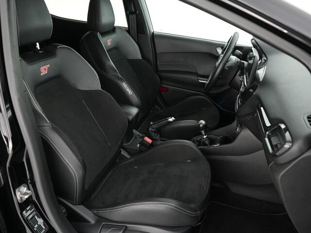 Ford FIESTA 200pk ST-3 |Milltek dual outlet|O.Z Racing 18"|Maxton splitterset|B&O|Apple Carplay|LED|cruise control|stoelverwarming|parkeersensoren|