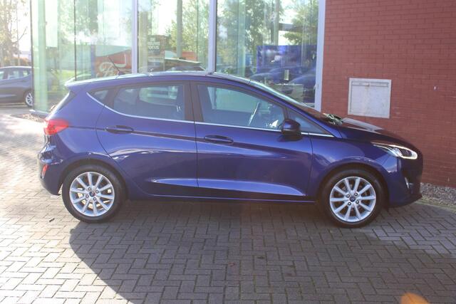Ford FIESTA 1.0 EcoBoost 100 PK Titanium | Inclusief nieuwe distributie i.c.m. afleverpakket | Navi | Cruise | Climate control