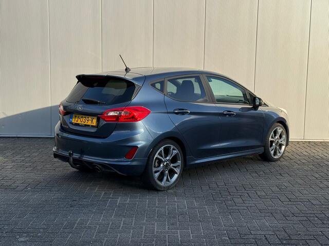 Ford FIESTA 100pk EcoBoost ST-Line | 18inch | Trekhaak | Voorrruitverw. | Clima | Grote Spoiler | PDC achter | Dab |