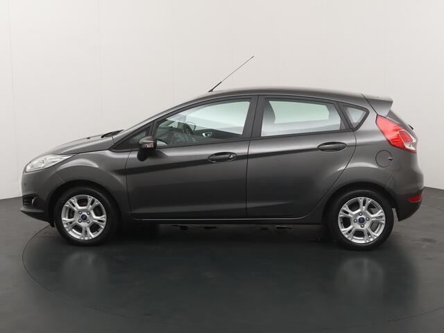Ford FIESTA 80PK Style Ultimate | Navigatie | Parkeersensoren v+a | ISOFIX | LM velgen | All season banden |