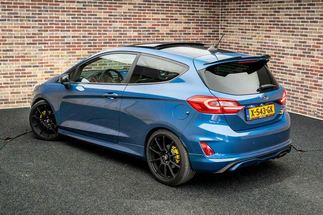 Ford FIESTA 1.5 EcoBoost ST-3 ST LINE CARPLAY SPARCO SPORTSTOELEN SPORTSTUUR PANORAMA