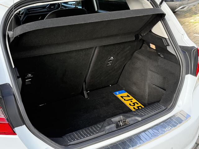 Ford FIESTA 1.1 Trend | Parkeerhulp | Apple Carplay | Winterpack | Winterbanden