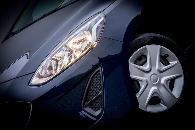 Ford FIESTA 1.1 86 PK Trend | 5 DRS | Airco | Bluetooth | | Radio MP 3 Speler | Cr Control | 2 e eign |