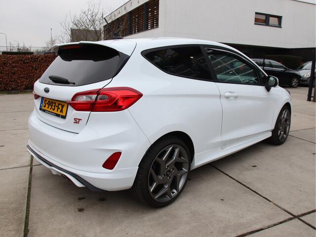 Ford FIESTA 1.5 ST-3 Dealer ond, B&O, Stoelverwarming, FULL LED Prijspakker!