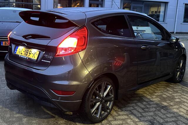 Ford FIESTA 1.0 EcoBoost ST Line 125PK | Nette Staat | NL AUTO | Sportstoelen | Led | Vooruitverwarming | Climate Control | Cruise Control | Grote Spoiler | Parkeersensoren | NAP | 2 Sleutels |