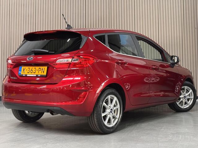 Ford FIESTA 95pk Titanium Navi Camera Ad. Cruise Winter Parking Dodehoek pack Privacy Glass Dealeronderhouden