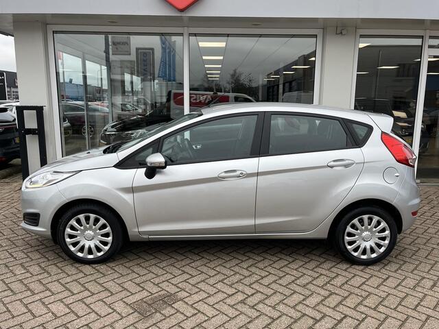 Ford FIESTA 1.0 Style Essential Zeer nette Nederlandse auto, incl. boekjes! Navigatie, Start/Stop systeem, airconditioning, centrale deurvergrendeling met afst.bediening, elektrische ramen