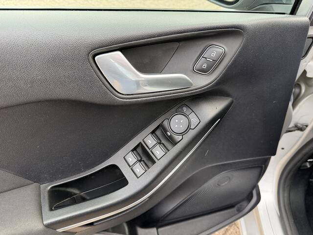 Ford FIESTA 1.0 EcoBoost Titanium Carplay/Cruise/Navigatie/LED/PDC