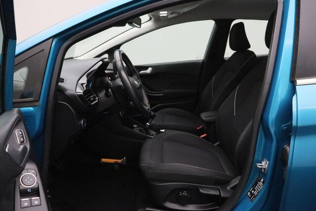 Ford FIESTA 1.0 EcoBoost Titanium 2018 | Goed Onderhouden | Navigatie | Stoelverwarming | Stuurverwarming | Carplay | Lichtmetalen Velgen | DAB Radio | Achteruitrij Camera | 2 Sleutels | Boekjes | Nationale Autopas