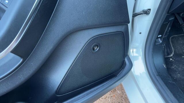 Ford FIESTA 1.0 EcoBoost Titanium X METROPOLIS WHITE / BANG & OLUFSEN / KEYLESS / CARPLAY / NAVI / AIRCO / PDC / BLUETOOTH / CRUISE / NL-AUTO