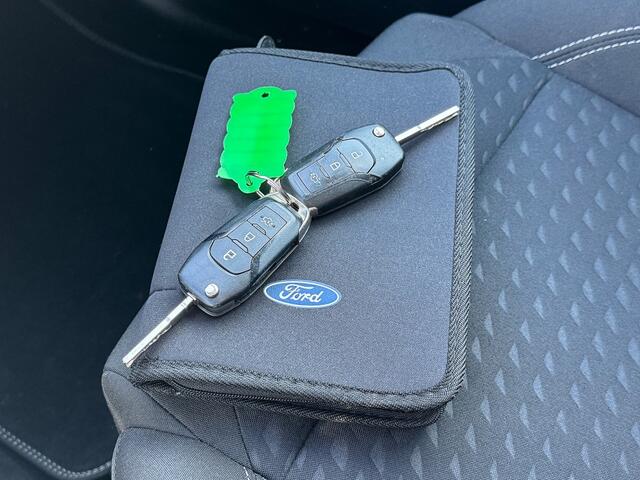 Ford FIESTA 1.0 95pk Titanium ecc,lmv,navigatie,pdc