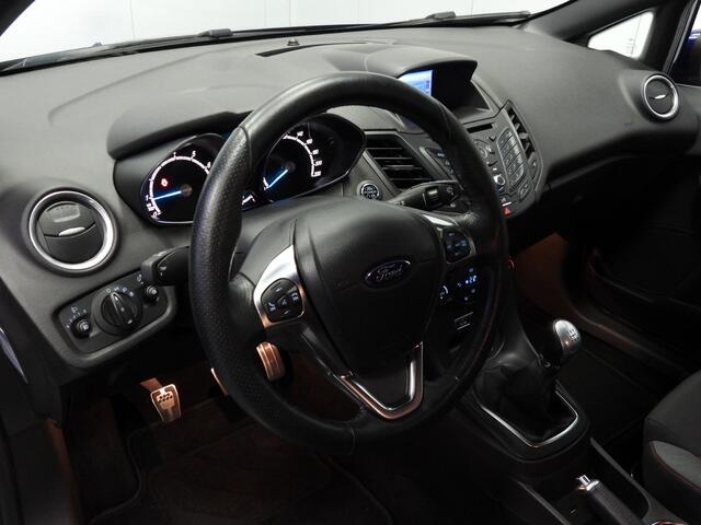 Ford FIESTA 1.0 EcoBoost ST Line NAVI/CAMERA/CLIMA/CRUISE/17"LMV!