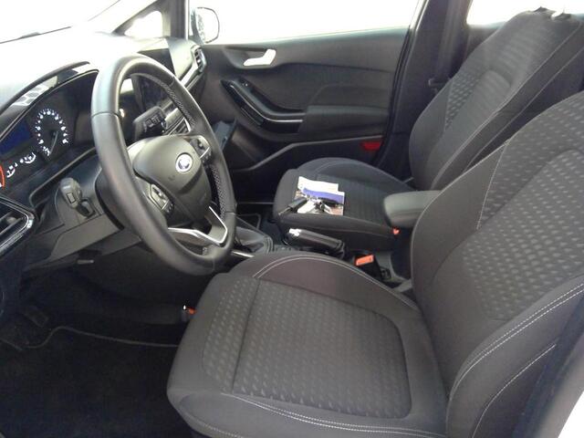 Ford FIESTA 125pk EcoBoost Hybrid Titanium Climat Cruise Parkeersensoren 12.000km Dealeronderhouden