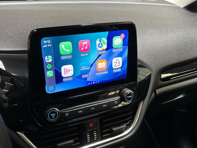 Ford FIESTA 1.0 EcoBoost Titanium (APPLE CARPLAY, GROOT NAVI, CLIMATE, PARKEERSENSOREN, SPORTSTOELEN, GETINT GLAS, CRUISE, NIEUWE APK, NIEUWSTAAT)