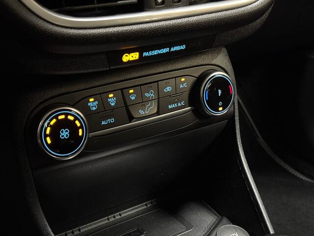 Ford FIESTA 1.0 EcoBoost Titanium (APPLE CARPLAY, GROOT NAVI, CLIMATE, PARKEERSENSOREN, SPORTSTOELEN, GETINT GLAS, CRUISE, NIEUWE APK, NIEUWSTAAT)