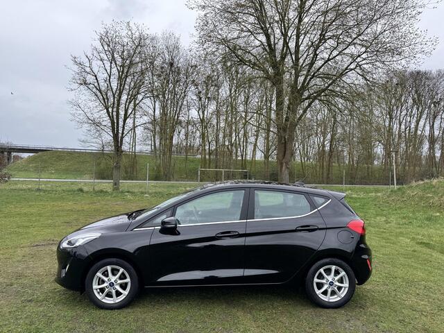 Ford FIESTA 1.0 EB Titanium | CLIMA | LED | CARPLAY NAVI | SENSOREN | DEALER OND. |