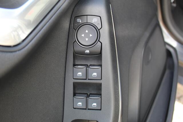 Ford FIESTA 1.0-125pk EcoBoost Mild-Hybrid ST-Line. Luxe, sportieve en goed onderhouden Fiesta ! Autm. airco, Cruise control, Lane assist, 17" Lmv, Parkeersensoren Achter, Metallic lak, Navigatie by Apple/Android, LED verlichting etc.