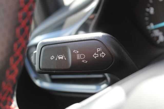 Ford FIESTA 1.0-125pk EcoBoost Mild-Hybrid ST-Line. Luxe, sportieve en goed onderhouden Fiesta ! Autm. airco, Cruise control, Lane assist, 17" Lmv, Parkeersensoren Achter, Metallic lak, Navigatie by Apple/Android, LED verlichting etc.