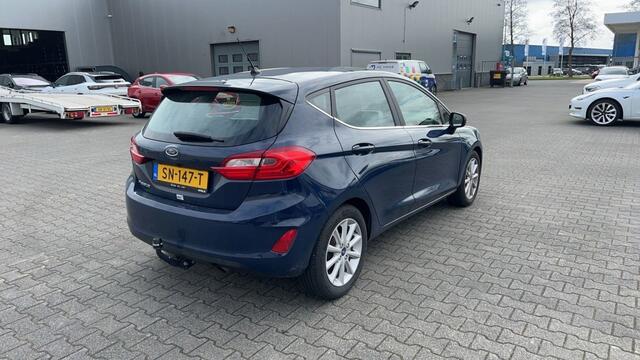 Ford FIESTA 1.0 EcoBoost Titanium Automaat - Navi - Trekhaak - Climate control