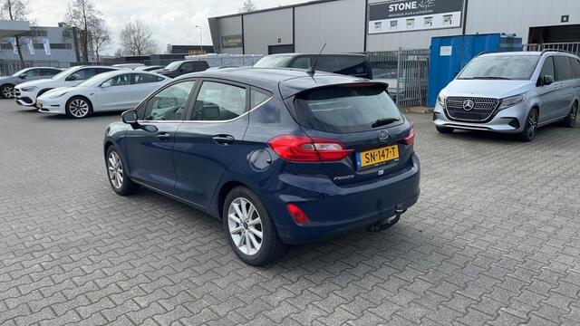 Ford FIESTA 1.0 EcoBoost Titanium Automaat - Navi - Trekhaak - Climate control