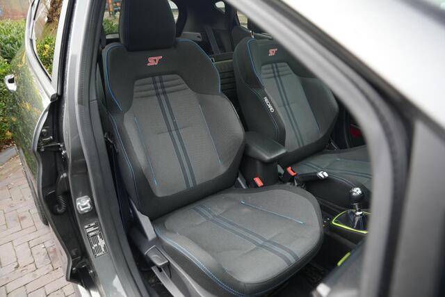 Ford FIESTA 1.5 EcoBoost ST-3 Panoramadak Cruise Recaro LED Keyless