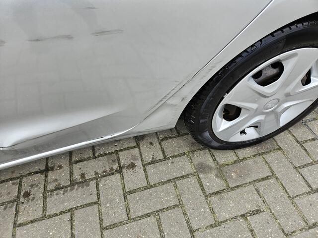 Ford FIESTA 1.1 Trend (lees opmerking)