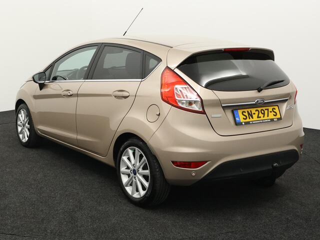 Ford FIESTA 1.0 EcoBoost Titanium Trekhaak, Bluetooth, Cruise control, Parkeersensor achter, Regensensor, Verwarmd voorruit, Lichtmetalen velgen 16, Ontdek deze sportieve en betrouwbare Ford Fiesta 1.0 EcoBoost Titanium uit 2017 met handgeschakelde transmissie. Dankz