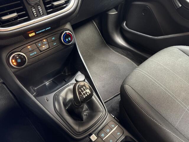 Ford FIESTA 1.0 EcoBoost Sport (APPLE CARPLAY, GROOT NAVI, AIRCO, PARKEERSENSOREN, CRUISE, SPORTSTOELEN, NIEUWE APK, NIEUWSTAAT)