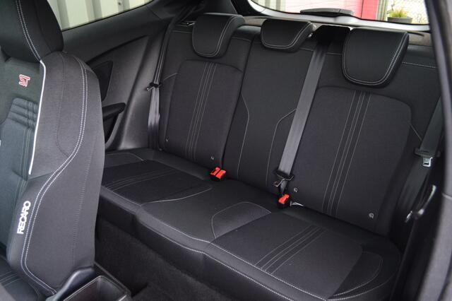 Ford FIESTA 1.5 ST 200PK Performance Navi/LED/18''/Recaro