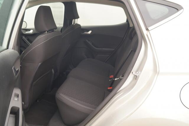 Ford FIESTA 1.0 EcoBoost 124pk Hybrid Titanium -NAVI-PDC-