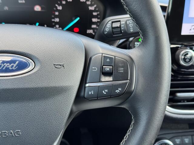 Ford FIESTA 1.0 EcoB. Titanium - adaptivecruise - camera - navi