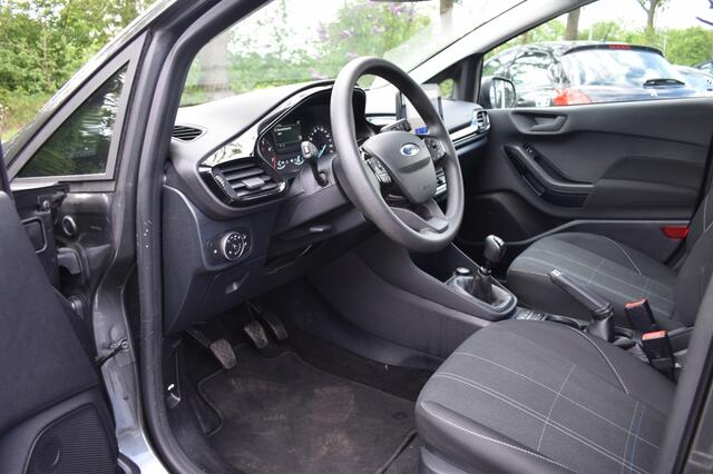 Ford FIESTA 1.0 EcoBoost. Connected NAVI CRUISE PDC CARPLAY