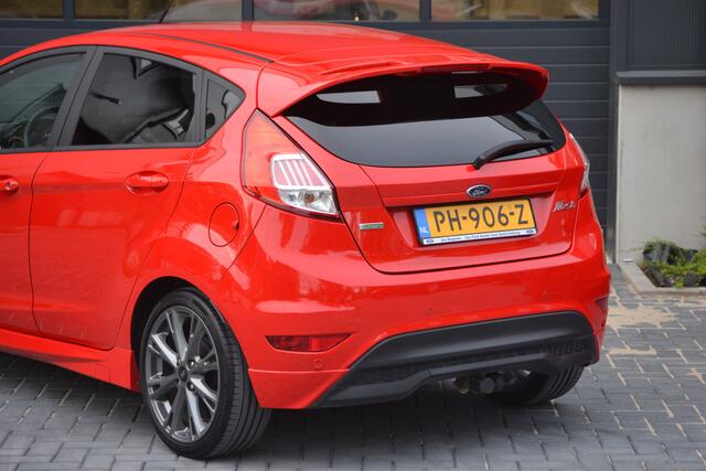 Ford FIESTA 1.0 EcoBoost ST Line 1e eigenaar | NL auto | trekhaak | uitmuntende staat!