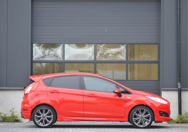 Ford FIESTA 1.0 EcoBoost ST Line 1e eigenaar | NL auto | trekhaak | uitmuntende staat!