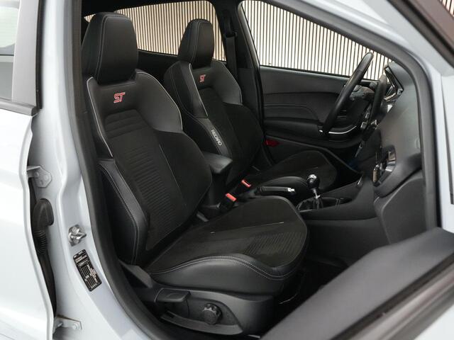 Ford FIESTA ST-3 1.5 200pk PERFORMANCE PACK |dealer onderhouden|sper diff|launch control|panoramadak|B&O|Apple Carplay|BLIS|LED|winterpack|parkeercamera|