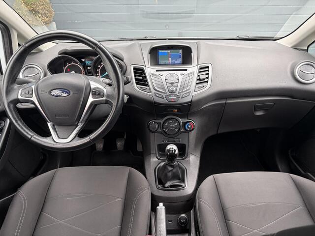 Ford FIESTA 1.0 Style Ultimate Navi,5 Deurs,Airco,Cruise,Pdc V+A,Lm velgen,N.A.P,Recent beurt gehad,Apk tot 03-2027