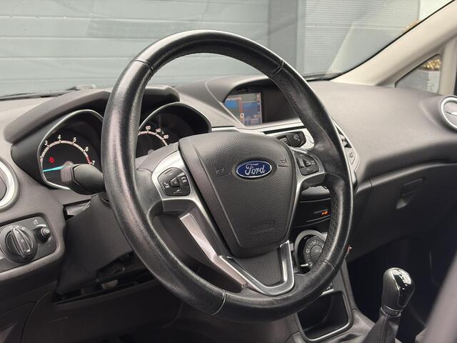 Ford FIESTA 1.0 Style Ultimate Navi,5 Deurs,Airco,Cruise,Pdc V+A,Lm velgen,N.A.P,Recent beurt gehad,Apk tot 03-2027