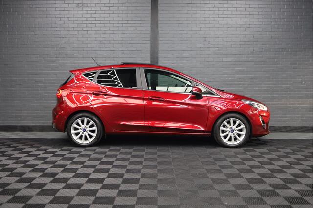Ford FIESTA 1.0 EcoBoost Vignale | PANORAMADAK | AUTOMAAT | TREKHAAK | CAMERA | PDC | LMV |