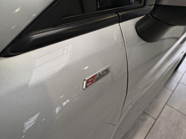 Ford FIESTA EcoBoost ST-Line 100 pk | Navi | Clima | Cruise | Voorruitverw. | Parkeersensoren | 17" | 4 seiz. banden