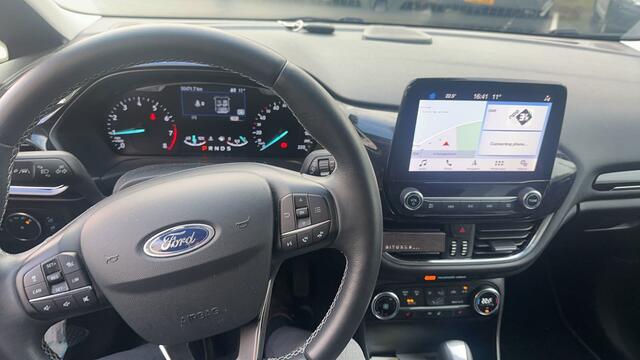 Ford FIESTA 1.0 100pk EcoBoost Titanium / Navigatie / Keyless / Stoelverwarming