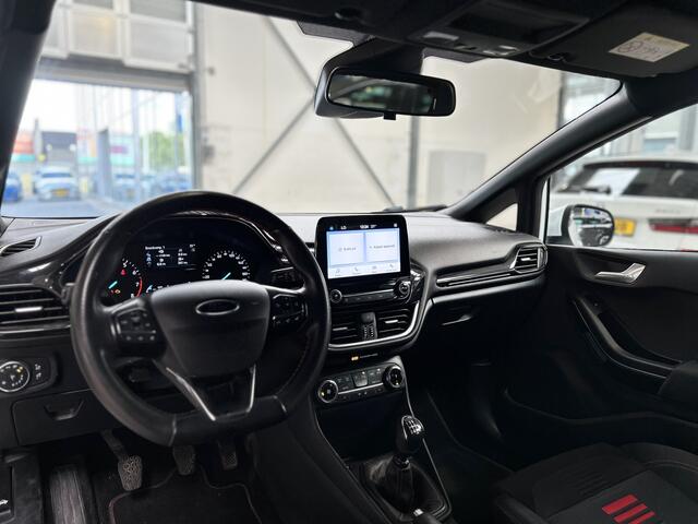 Ford FIESTA EcoBoost Hybrid 125pk ST-Line | Trekhaak | Winterpack | Cruise | Apple carplay / Android auto | Parkeersens. achter |